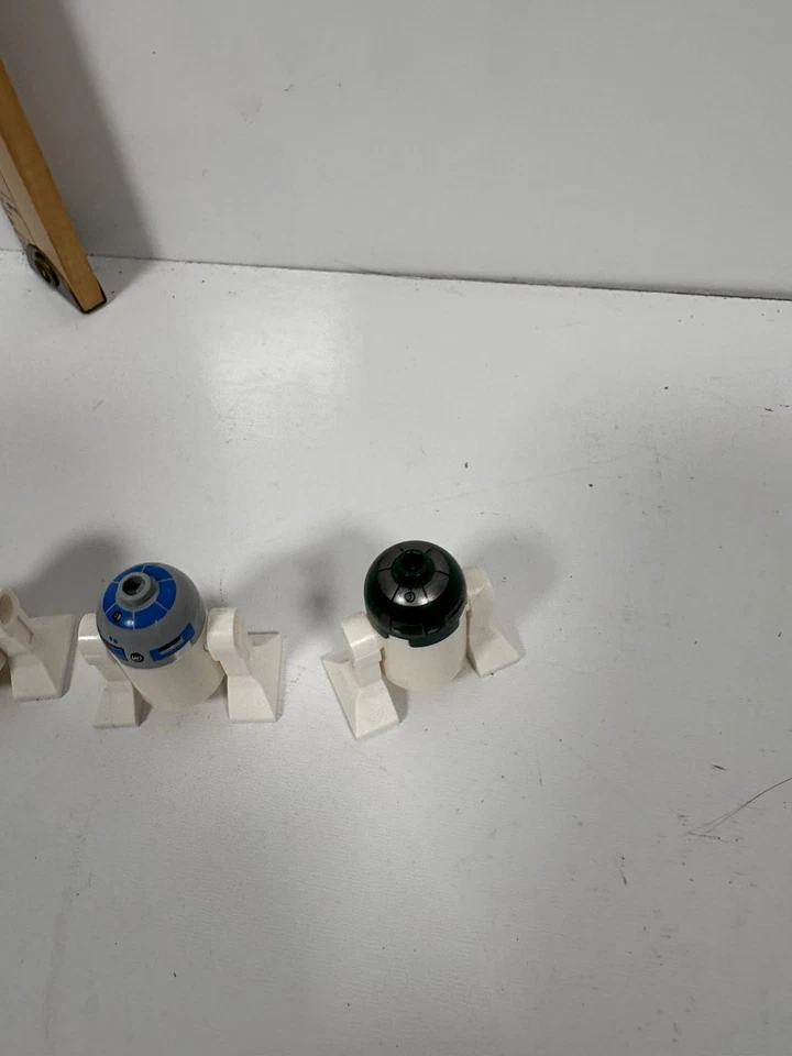 LEGO Star Wars R2-D2 & R2-N3 Astromech Droid Lote de 4 Minifiguras – Auténtico Foto 4 de 4