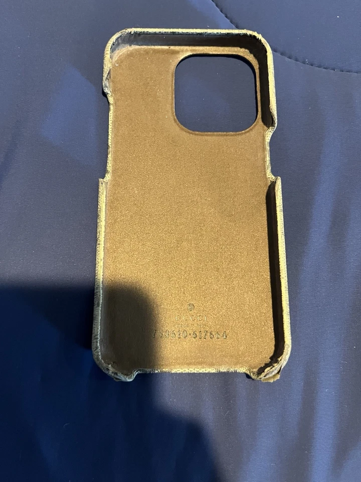 Capa telefone Gucci iPhone 14 Pro usada com caixa e etiquetas originais - Imagem 3 de 4