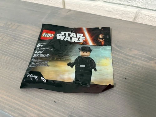 LEGO Star Wars: First Order General (5004406) -RETIRED SET