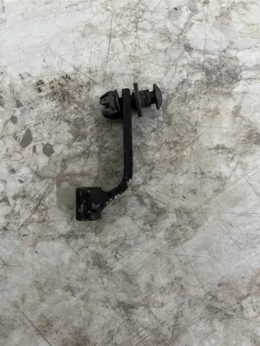 76 Piper Cherokee PA-28 140 throttle cable attachment arm end 