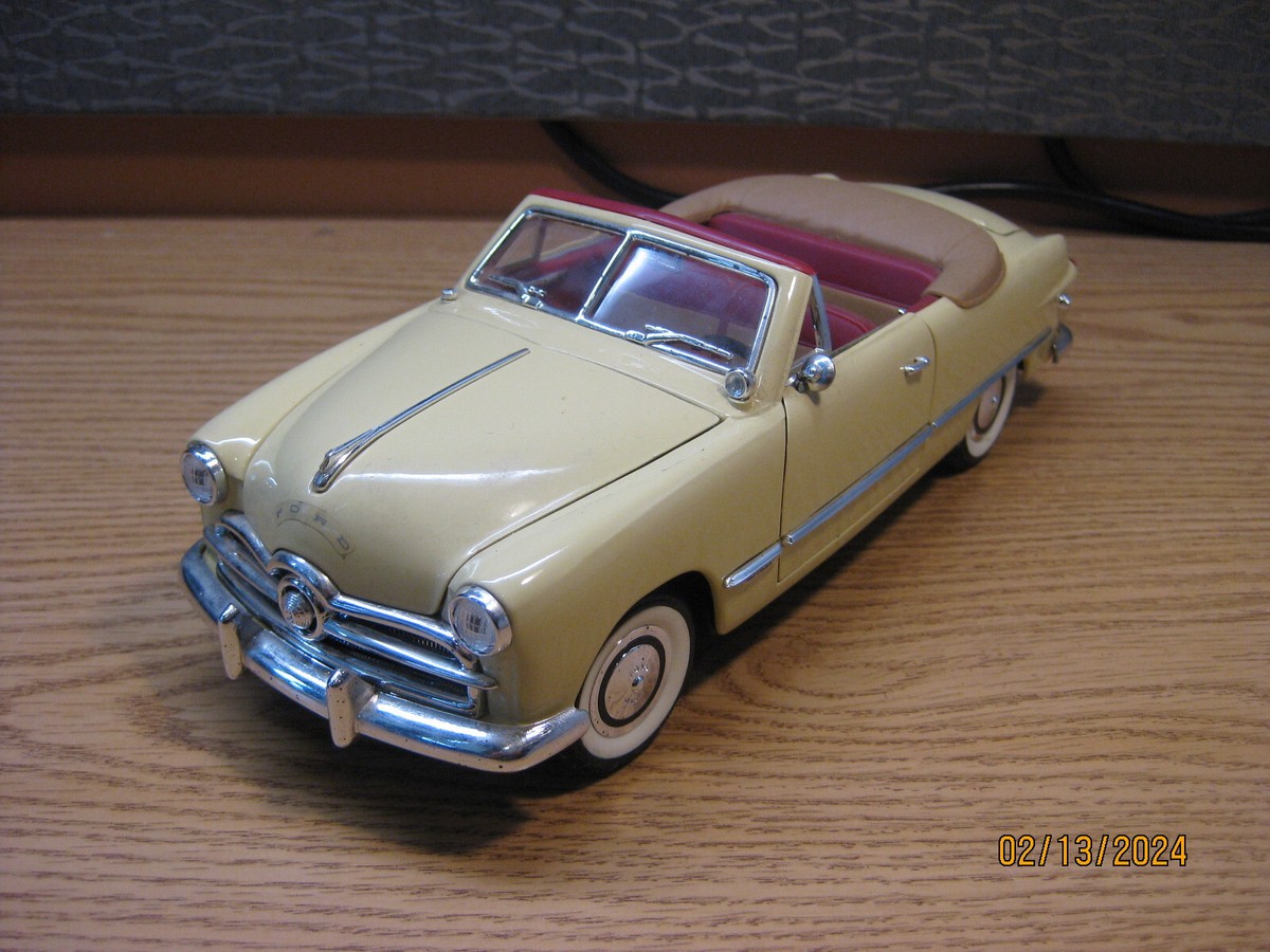 MIRA SOLIDO Ford Berline 1949ミニカー 1/18 MIRA SOLIDO Ford Berline 1949ミニカー 1/18 Mira Solido 1949