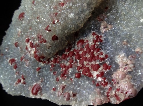 STUNNING RED FLUORITE BALLS ON MM QUARTZ FORMATION BASE MINERALS SPECIMEN*22.3 - Picture 6 of 6