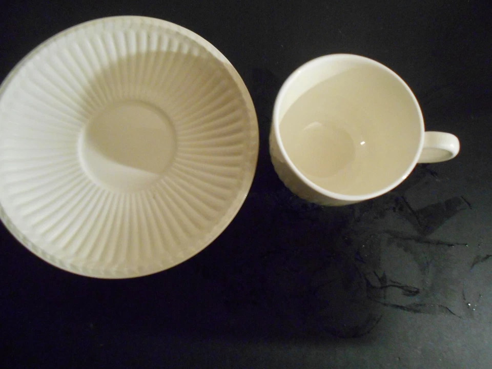 Wedgwood Etruria & Barlaston England Edme Cream Footed Demitassie Cup and Saucer - Image 3 of 4
