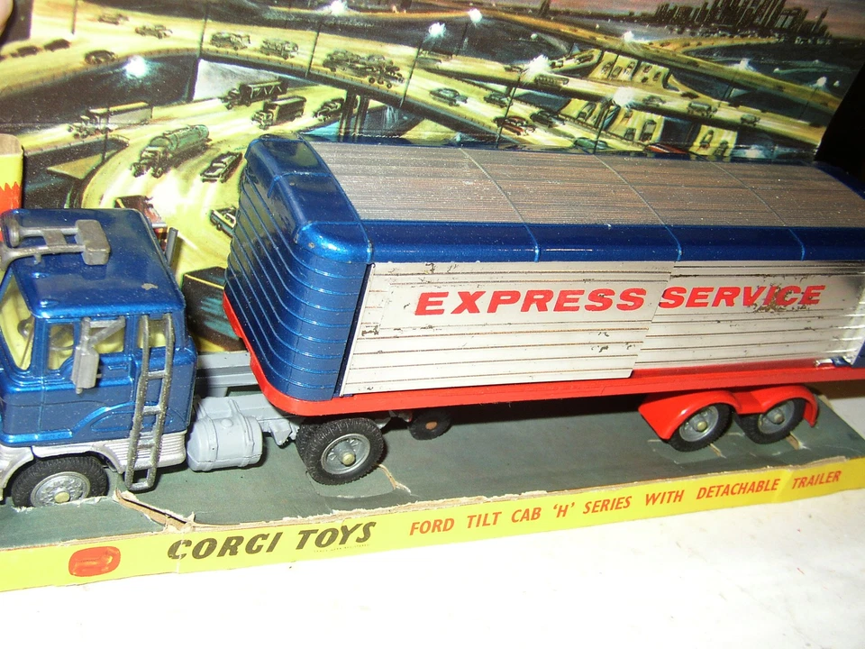 Vintage Die Cast Corgi Major Ford Tilt Cab H truck w/ trailer 1137 w/ box - Image 2 of 4