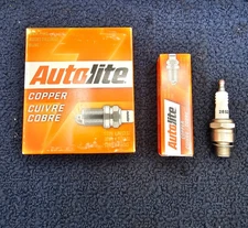 (QTY 4) Autolite 2852: Copper Core Spark Plugs For V40FFM AVKO 827 701 6001