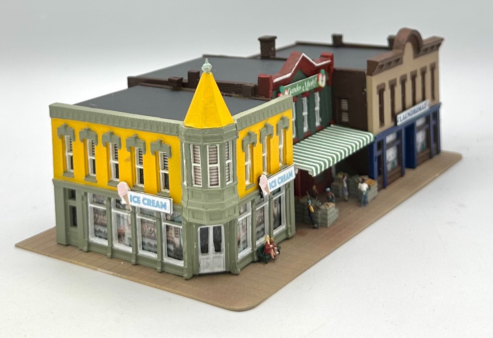 DPM N Scale Row of 3 Shops Model Kit with LED Lighting, New