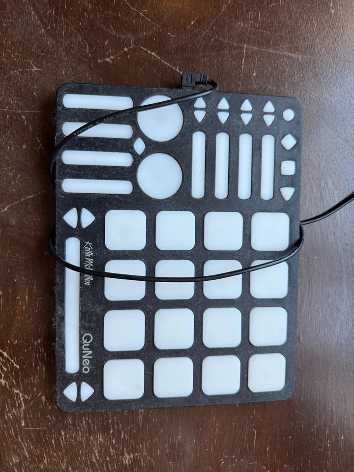 MPE Midi - QuNeo 3D Multi-Touch Pad Controller Keith McMillen MIDI - Image 2 of 4