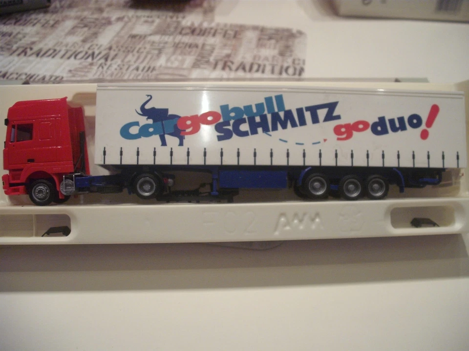 AWM 507661 DAF 95  600 Planensattelzug Schmitz cargobull go duo  mit OVP 1:87 HO - Bild 2 von 2
