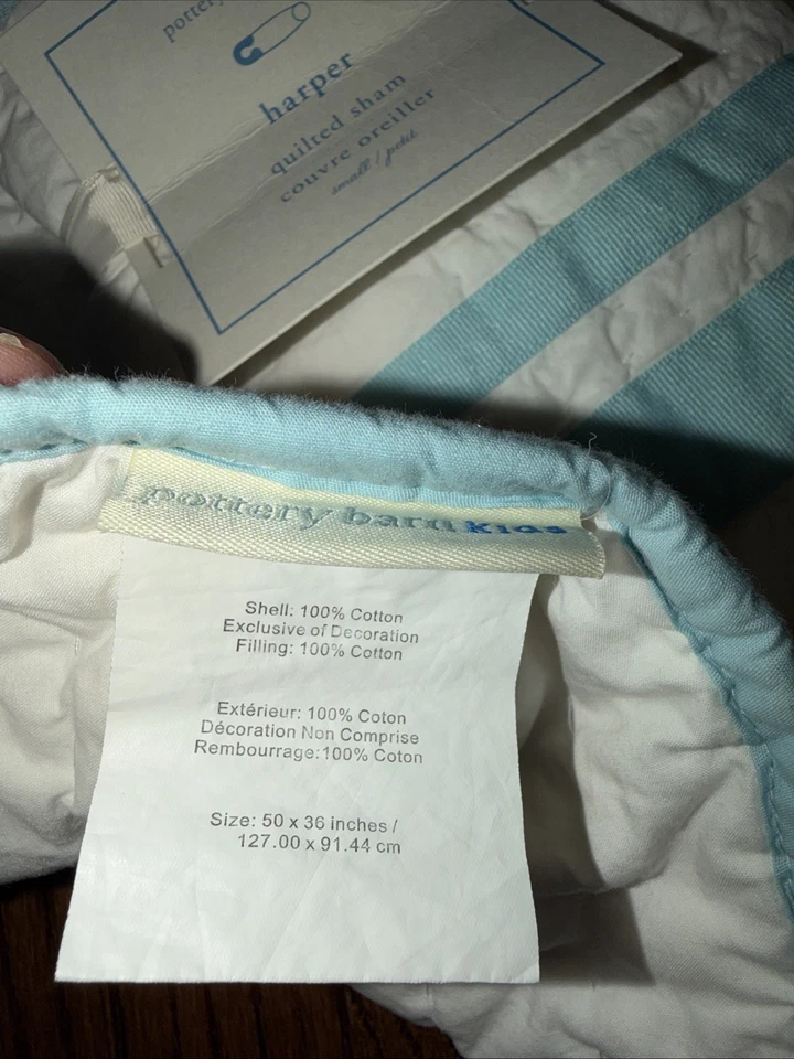 Monograma Pottery Barn Baby Harper Sham And Quilt A azul e branco - Imagem 4 de 4