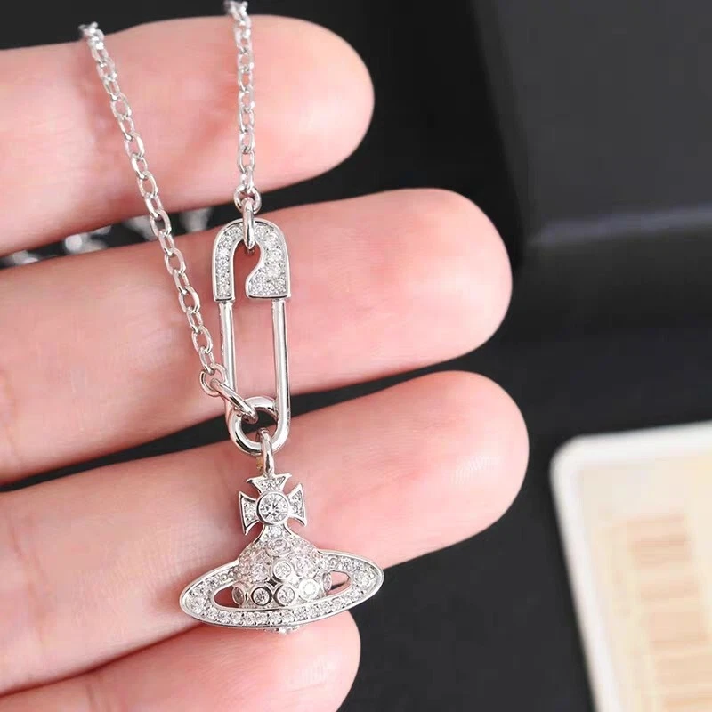 Vivienne westwood sale safety pin necklace