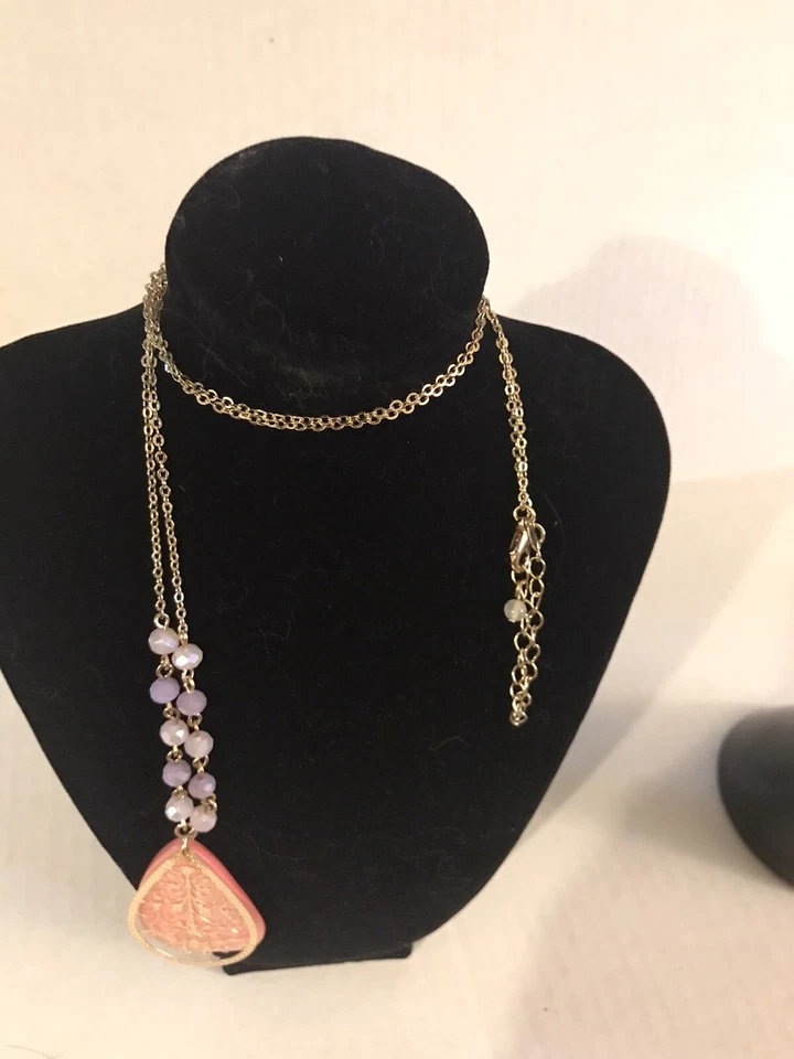 Avon Pink Shell With Gold Overlay Necklace - Image 2 of 4