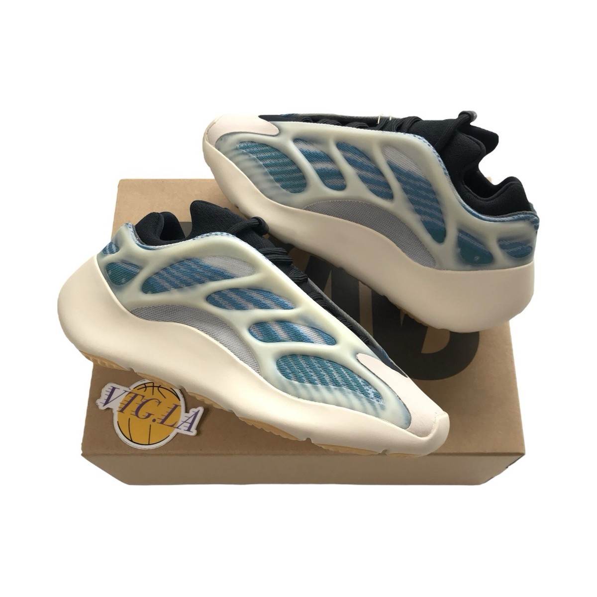 kanye west new tennis shoes