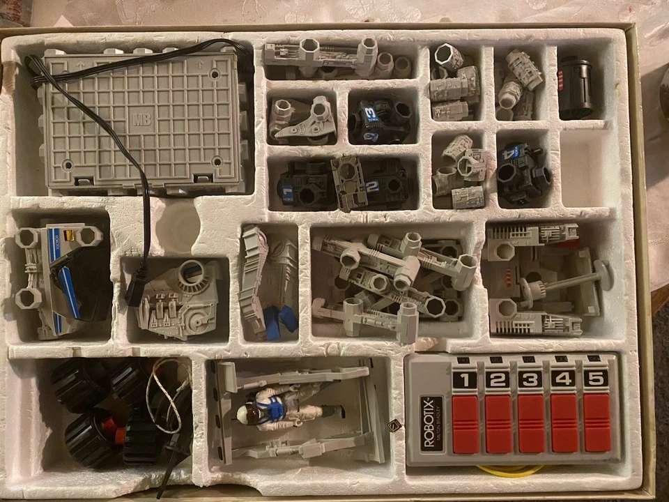 Sistema de construcción modular motorizado Robotix R-2000 1985 vintage con caja completa Foto 2 de 4