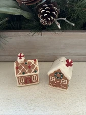 Cracker Barrel Mini Gingerbread Houses Salt & Pepper Shaker Set
