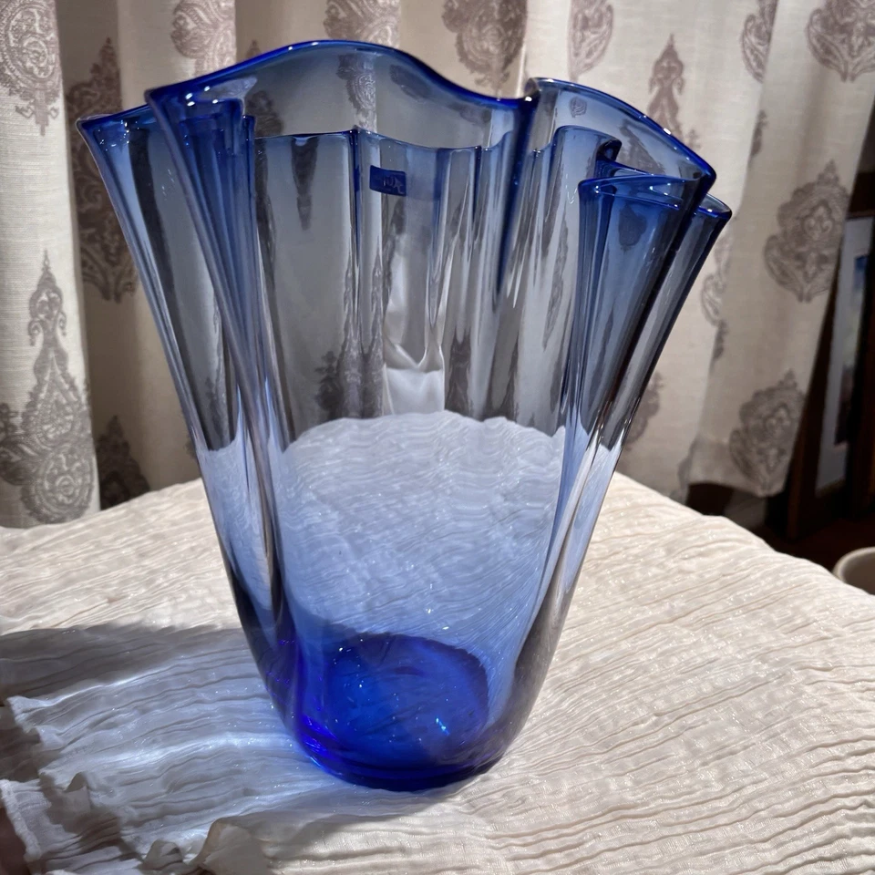 Jarrón pañuelo vintage de vidrio azul cobalto de Alicja Poland borde con volantes Foto 2 de 4