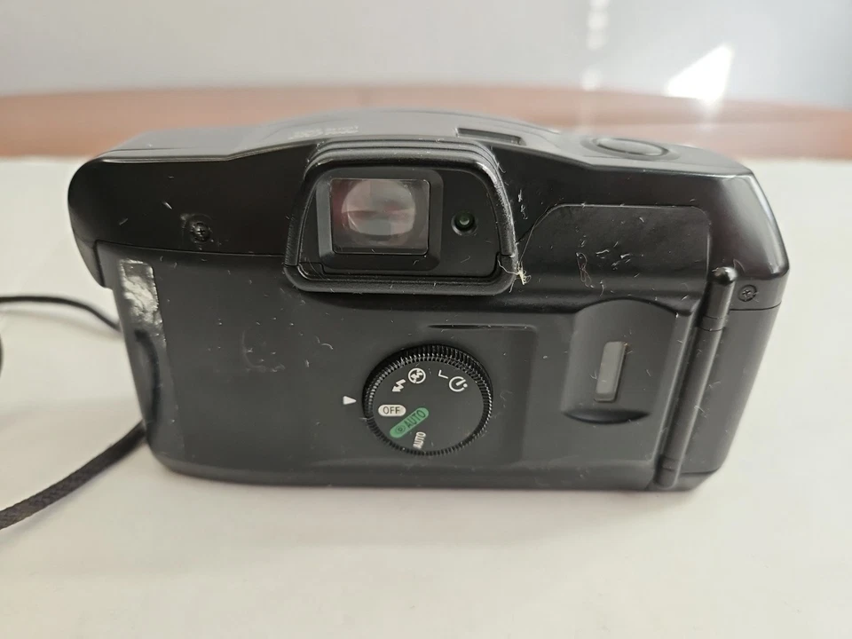 Canon Sure Shot 80 Tele Date SAF 35mm Point & Shoot Camera Tested - Image 2 of 4