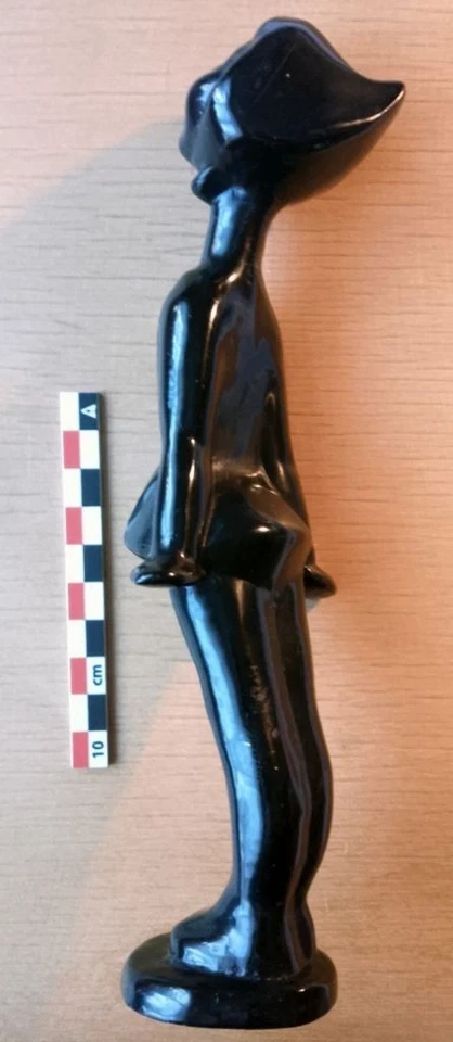 Chica rusa en un pañuelo soviético URSS figura de plástico duro Vintage 1032 - Imagen 4 de 4