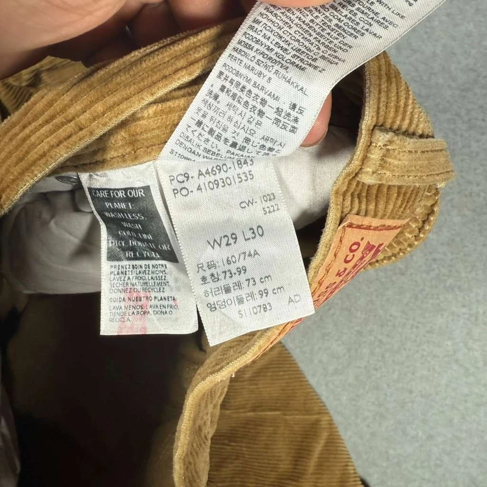 Calça de veludo feminina Levi's 29x30 marrom - Imagem 3 de 4