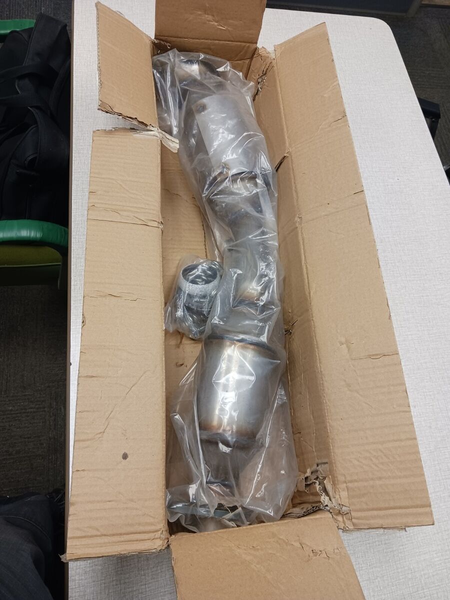 Exhaust Catalytic Converter N/CA/TWG 203-1327 0008 9005 1121 Exhaust Catalytic Converter N/CA/TWG 203-1327 0008 9005 1121