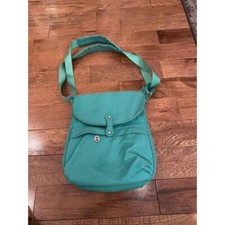 Baggallini Dublin green  Nylon Crossbody Shoulder Bag and wristlet