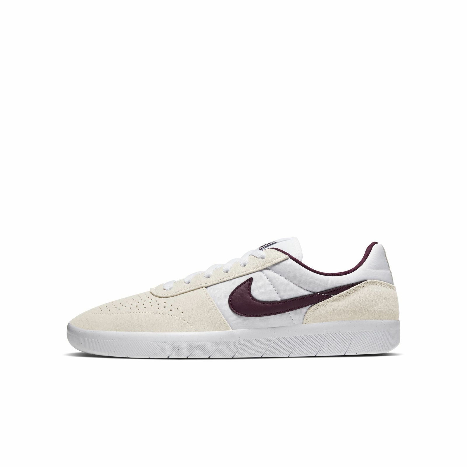 nike men's sb team classic skate shoe