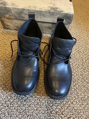 BORN Bismark Plain Toe Black Leather Mens 9.5 Chukka Boots Contrast Stitching NIB - BORN Bismark Plain Toe Leather Men Chukka Boots brn | eBay main image 2