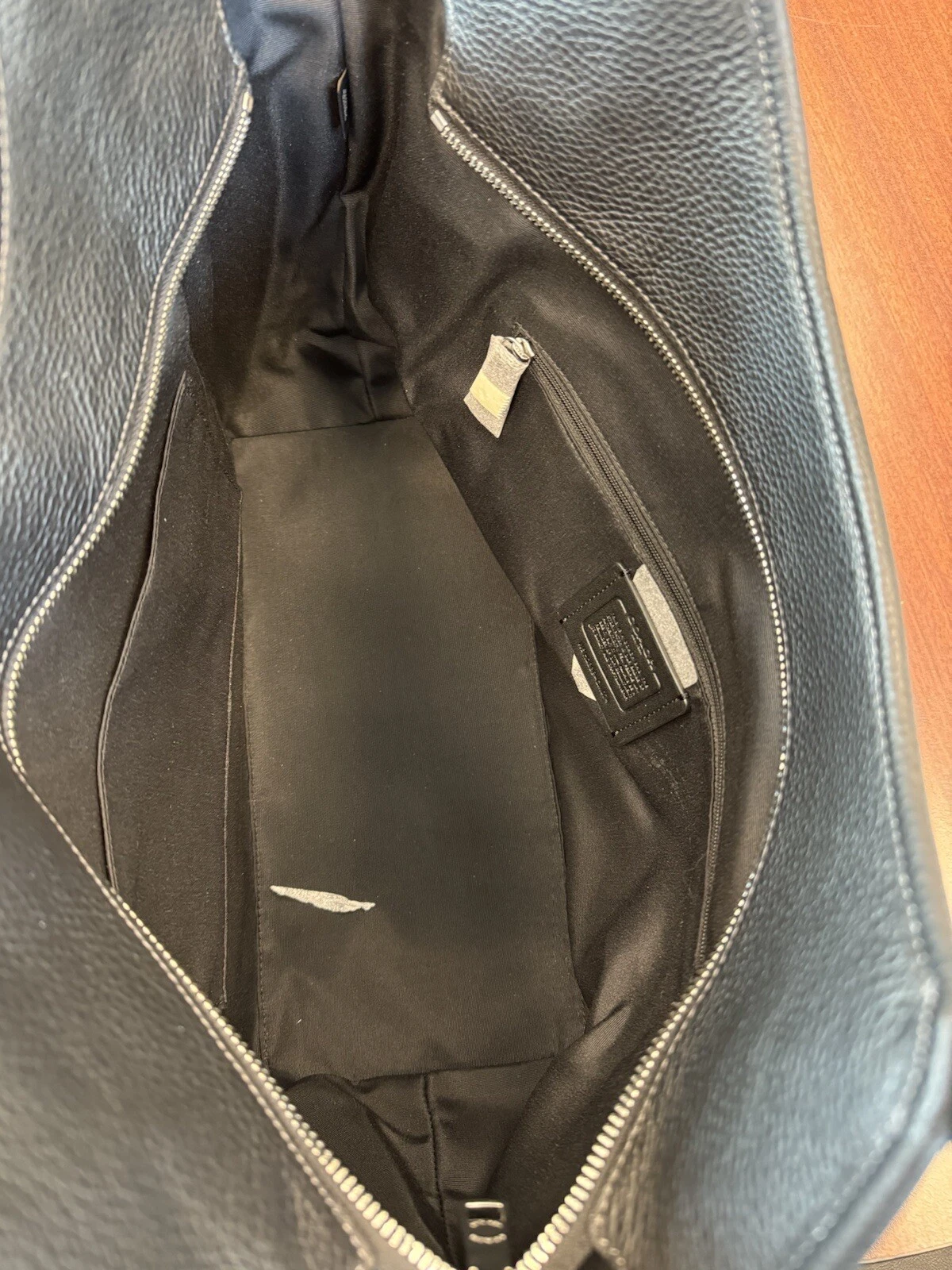 Borsa a tracolla ""Prato"" nuova con etichette Coach CM074 in pelle ciottolata nera