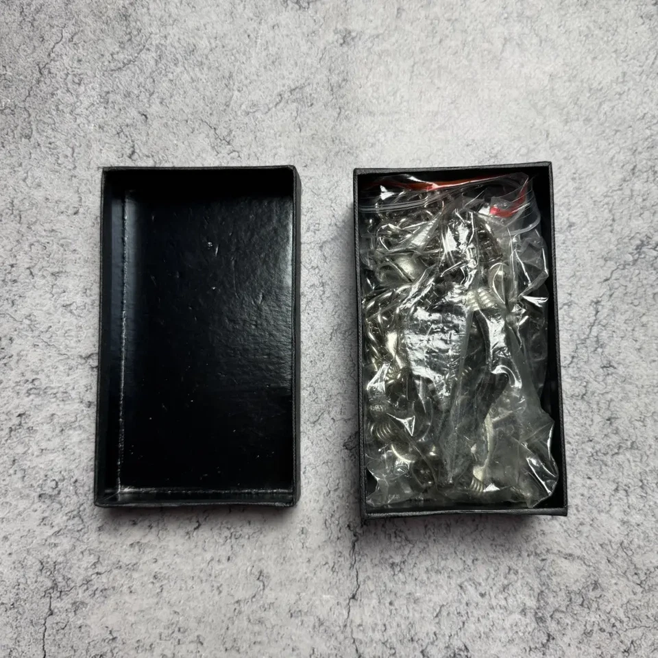 NEW Extremely Rare DSQUARED2 Vintage Wallet Chain - Image 2 of 4