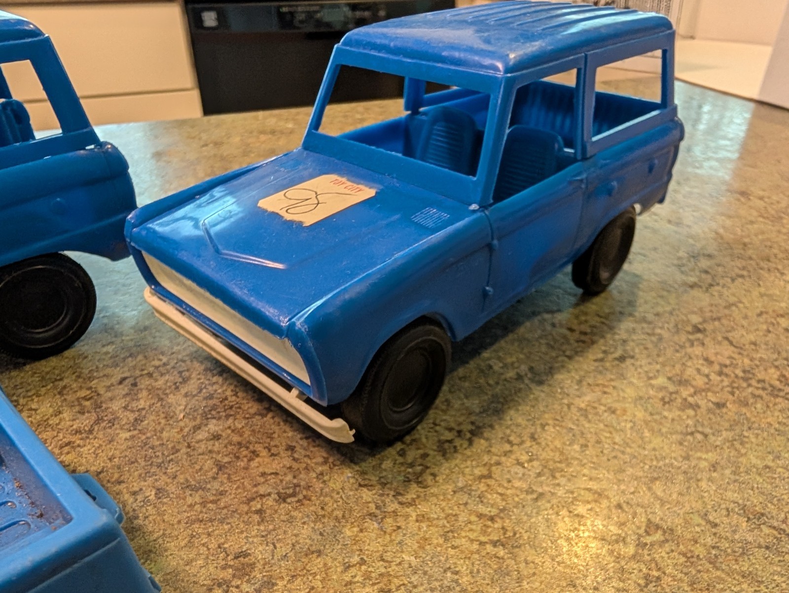 Picture 3 of 19