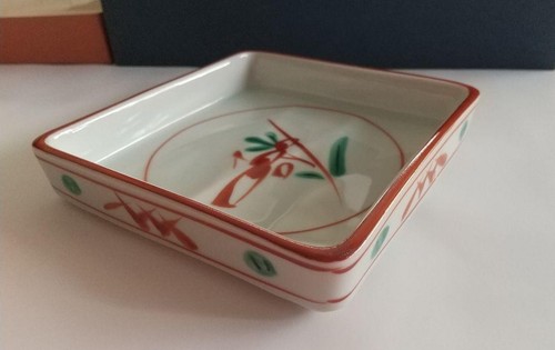 Juego de 5 Platos Cuadrados Tachiki Rojo Floral Cerámica Usados 12cm - Imagen 14 de 18