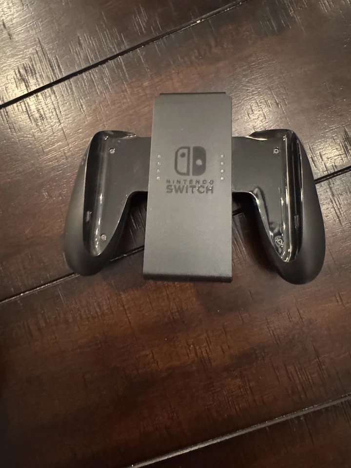 Nintendo Switch OLED Zelda TOTK Limited Edition Bundle - Perfect Condition - Image 2 of 4