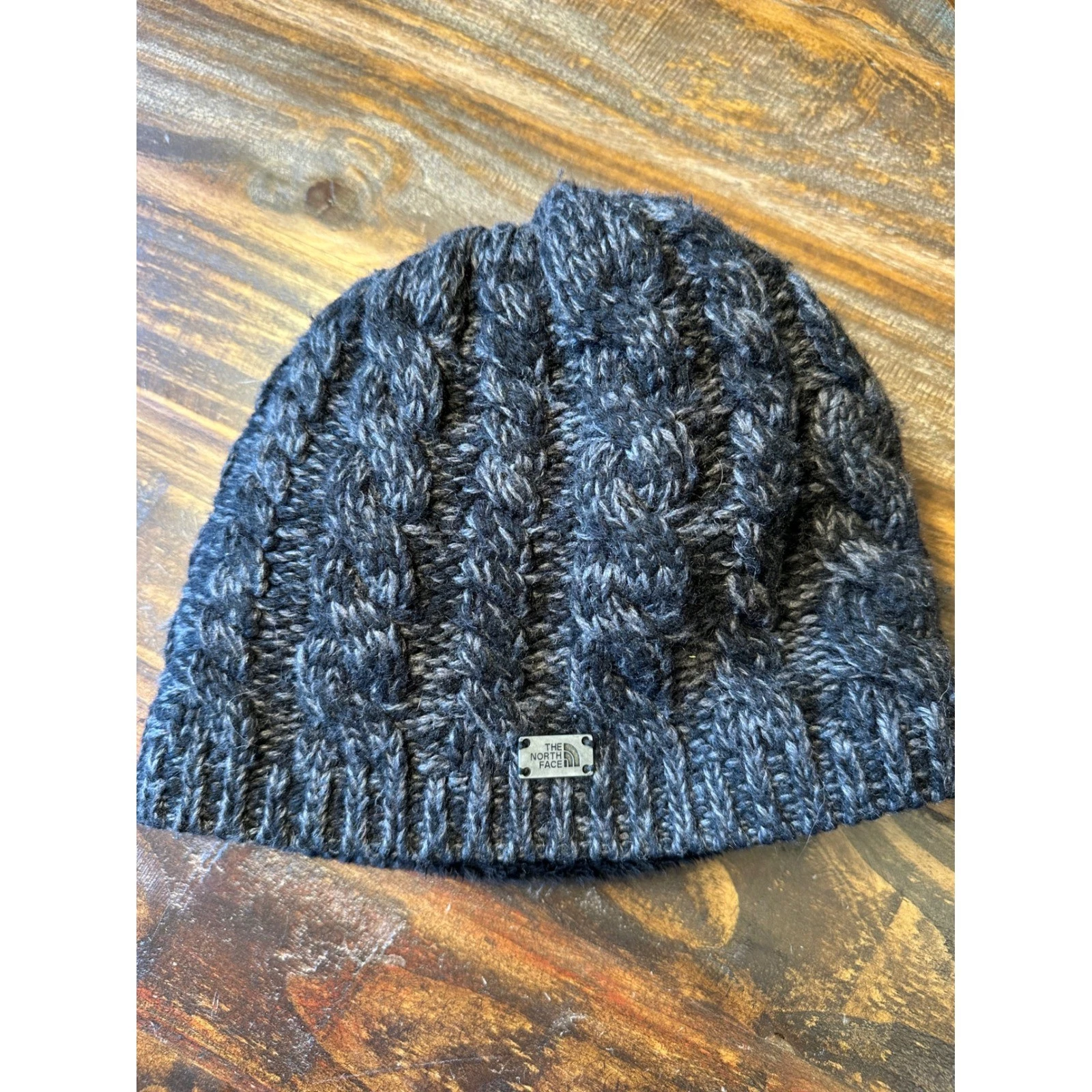The North Face Cable Knit Beanie Gray Wool Blend Fleece Lined Winter Hat Unisex