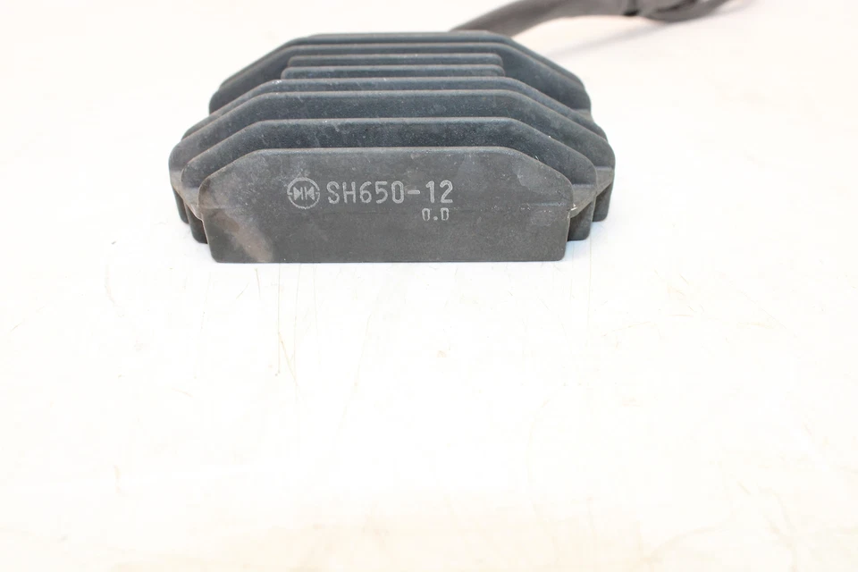 Регулятор напряжения выпрямителя 2001 Kawasaki Ninja Zx6r Zx600j - Изображение 2 из 4