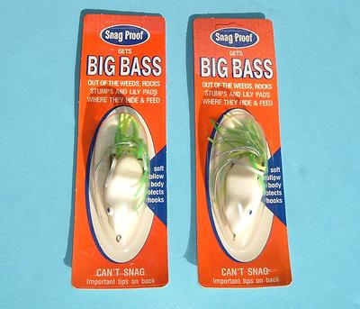 2 Snag Proof - White - SK Frog Soft Body Weedless Topwater Fishing Lure NIP  C26