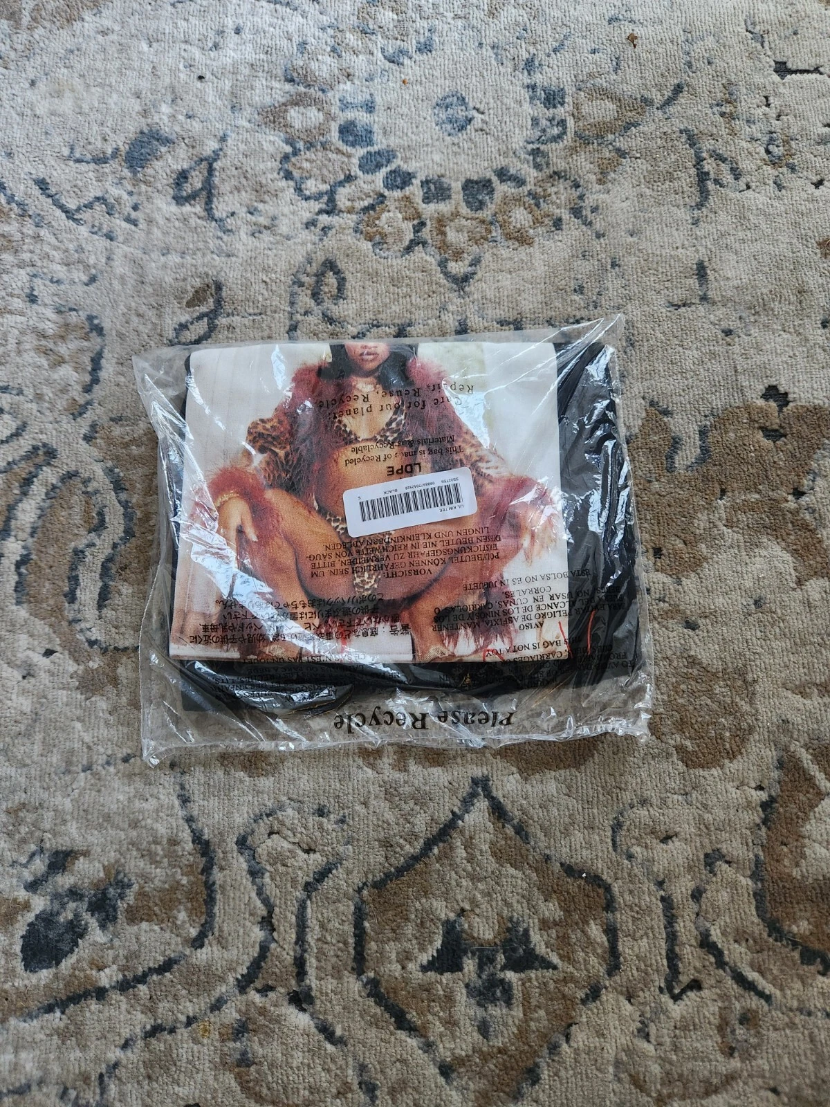 T shirt à manches courtes Supreme Lil Kim noir toujours dans un sac   taille S