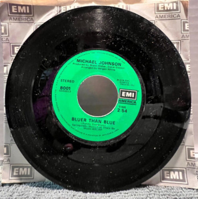 B98 Michael Johnson: Two In Love/ Bluer Than Blue, 1978 EMI America 8001 - Pop
