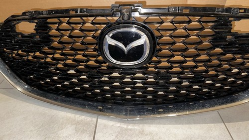 2020-2022 MAZDA 3 PREMIUM SEDAN FRONT BUMPER GRILLE Assembly W/Camera & Emblem - Picture 4 of 15