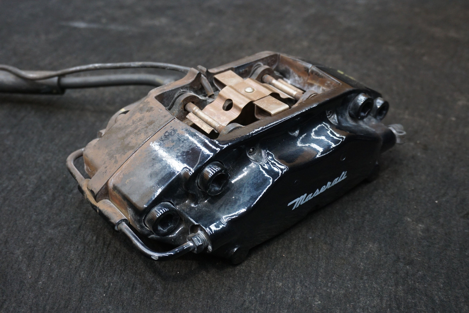 Rear Left Brembo Brake Caliper OEM 82102800 Maserati GranTurismo S M145 2007-19