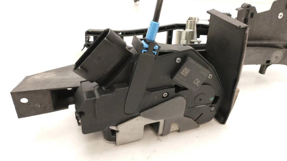 FORD FOCUS C MAX  DOOR SOLENOID 5 Door MPV  '17  - Image 2 of 4