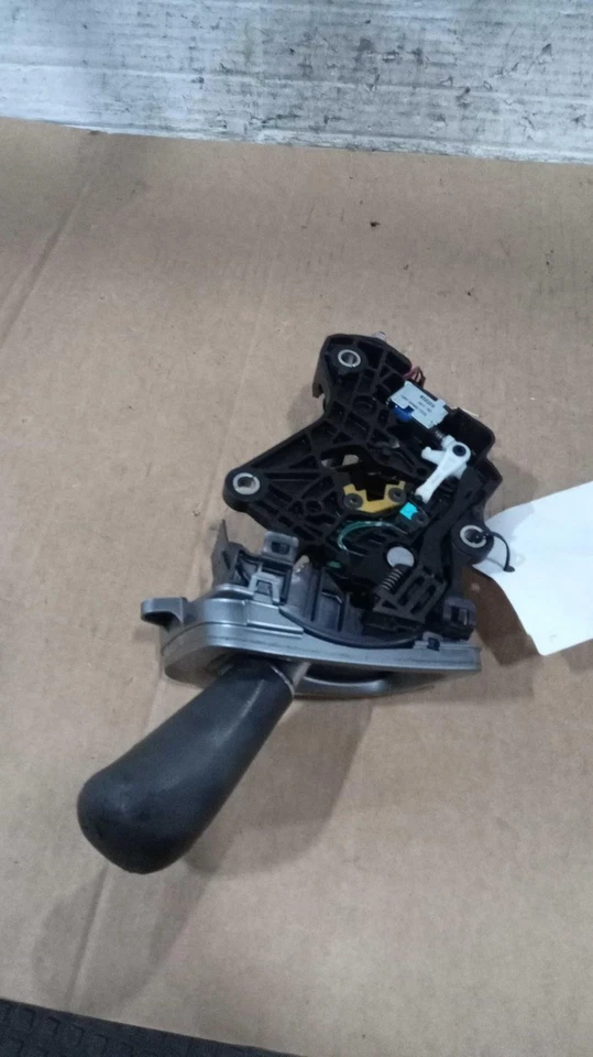 Used Automatic Transmission Shift Lever Assembly fits: 2016 Honda Odyssey Grade Foto 2 de 4