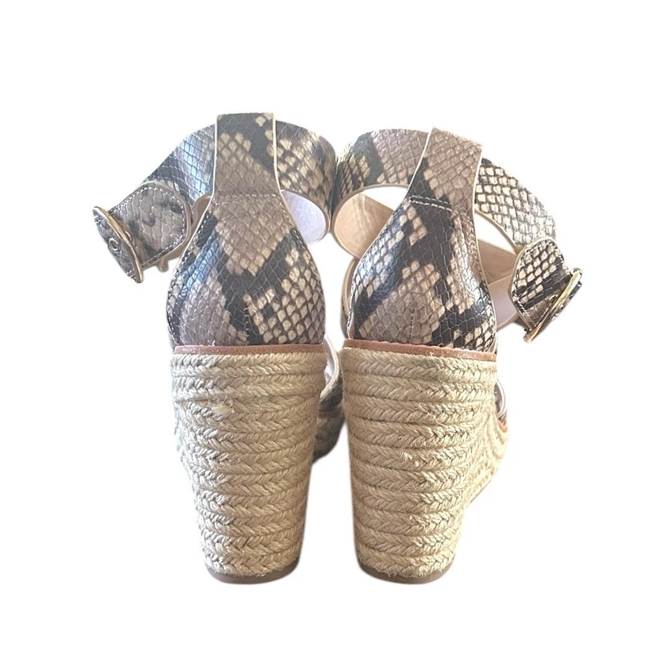 Sandalia de cuña alpargata de cuero Banana Republic para mujer 8 hebillas con estampado de serpiente Foto 4 de 4