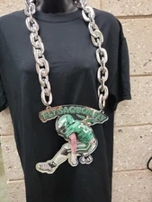 Saquon Barkley Hurdle - Philadelphia Eagles Fan Turnover Chain