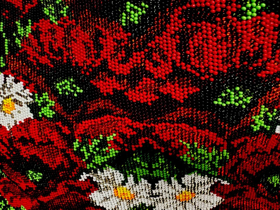 Bolso de cuero hecho a mano con cuentas de semillas checas bordado floral aspecto vintage hecho a mano Foto 2 de 4