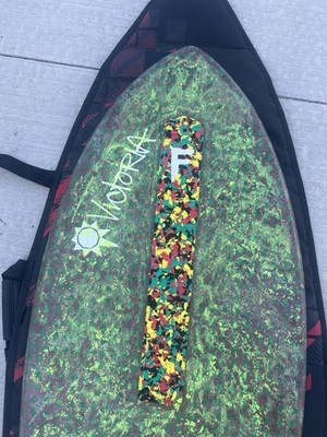 Victoria Skimboard Grommet Fish Tail 47”x21.5” Red And Green W