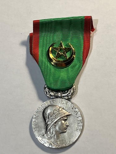 Médaille Ancienne – Ligue Française D'Entraide Sociale Et Philanthropique – France