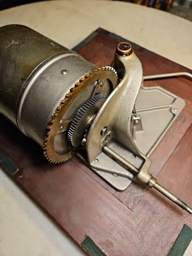 Antiguo Victor Victrola Puerta L VV-XVI Motor de Diente de Salto Rendimiento Tocadiscos-Funciona - Imagen 10 de 20