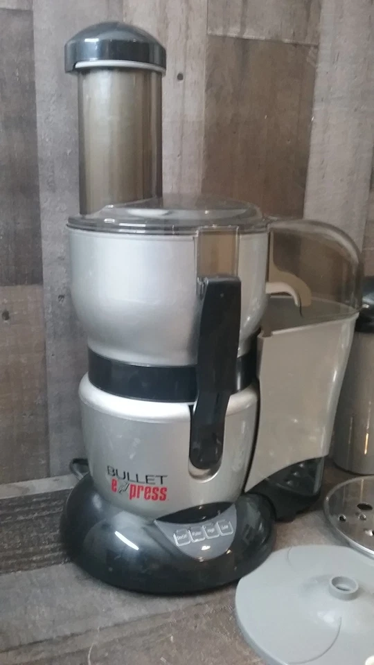 Máquina de comidas Bullet Express 8 minutos - 3 en 1 trío - máquina de comidas - exprimidor - mezclador de comidas Foto 2 de 4