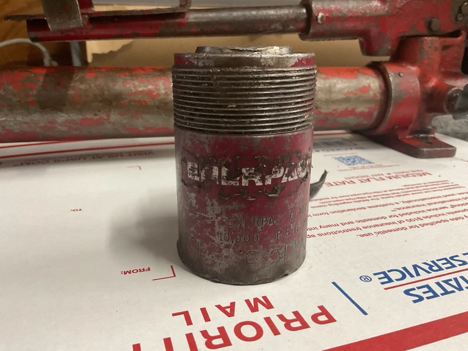 ENERPAC Hydraulic Hand Pump w/ 10-ton Hydraulic Ram Cylinder - Image 2 of 4