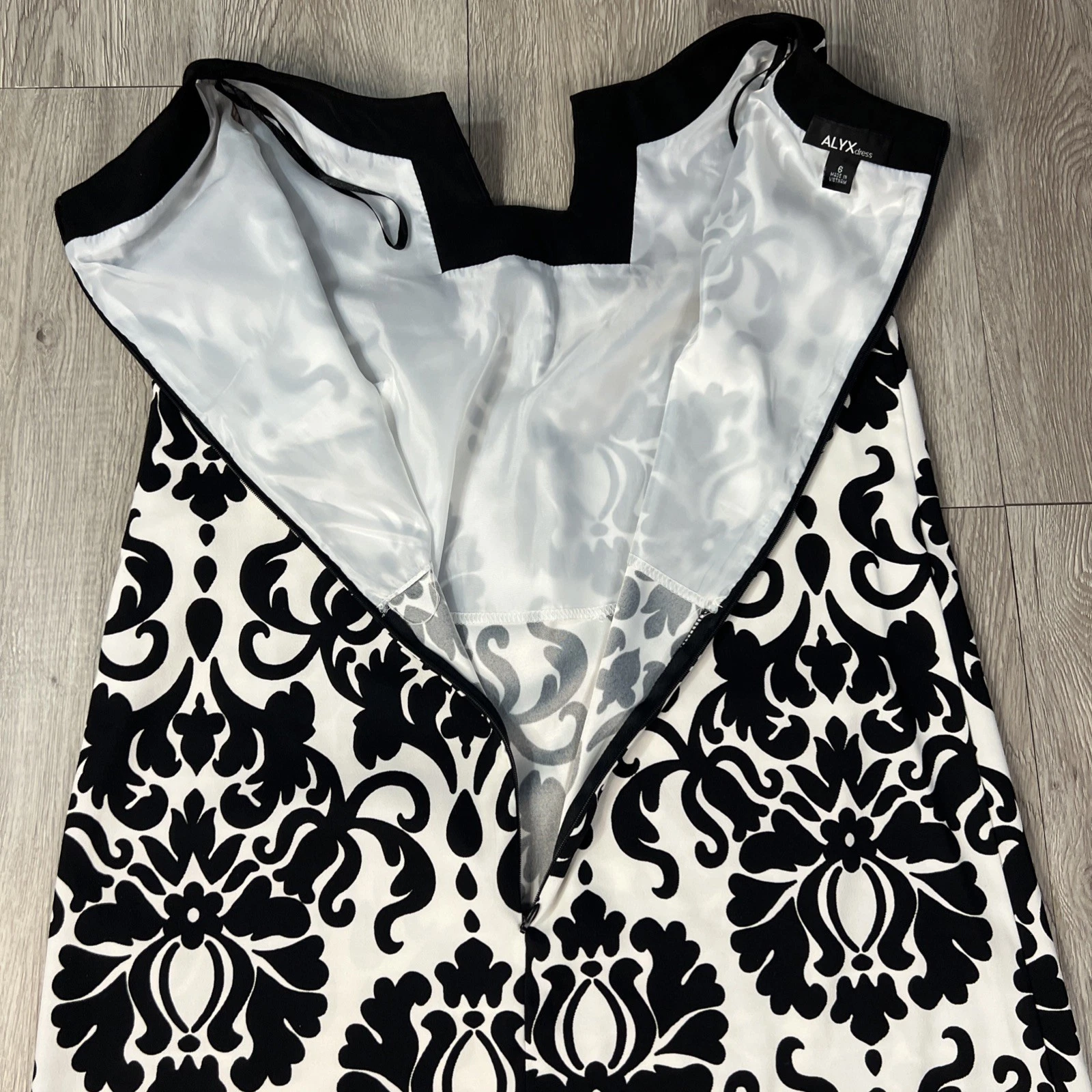 Abito smanicato floreale Alyx bianco e nero disegno floreale zip posteriore taglia 6