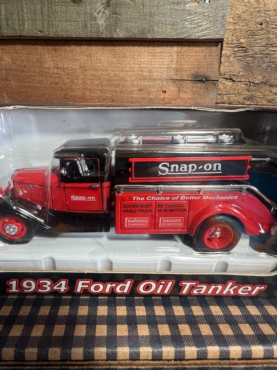 スナップオン1934 フォード ミニカー Snap-on 1934 Ford Oil Tanker 1 43 Scale Die Cast Replica for
